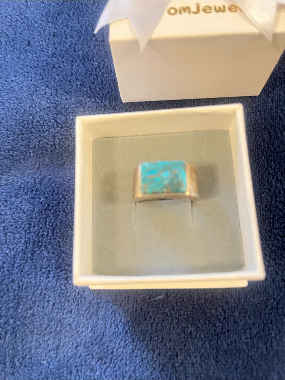 New size 8 unisex Turquoise Inlay Square Statement Ring. Beautiful! - Picture 3 of 6